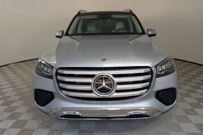 2026 Mercedes Benz GLS 450 4MATIC photo 1