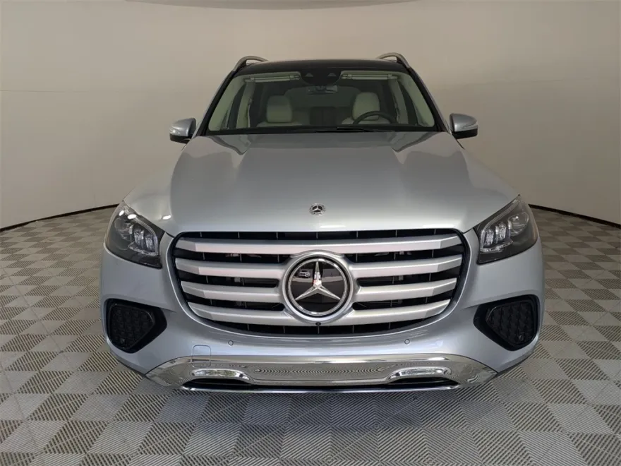 2026 Mercedes Benz GLS 450 4MATIC photo 1