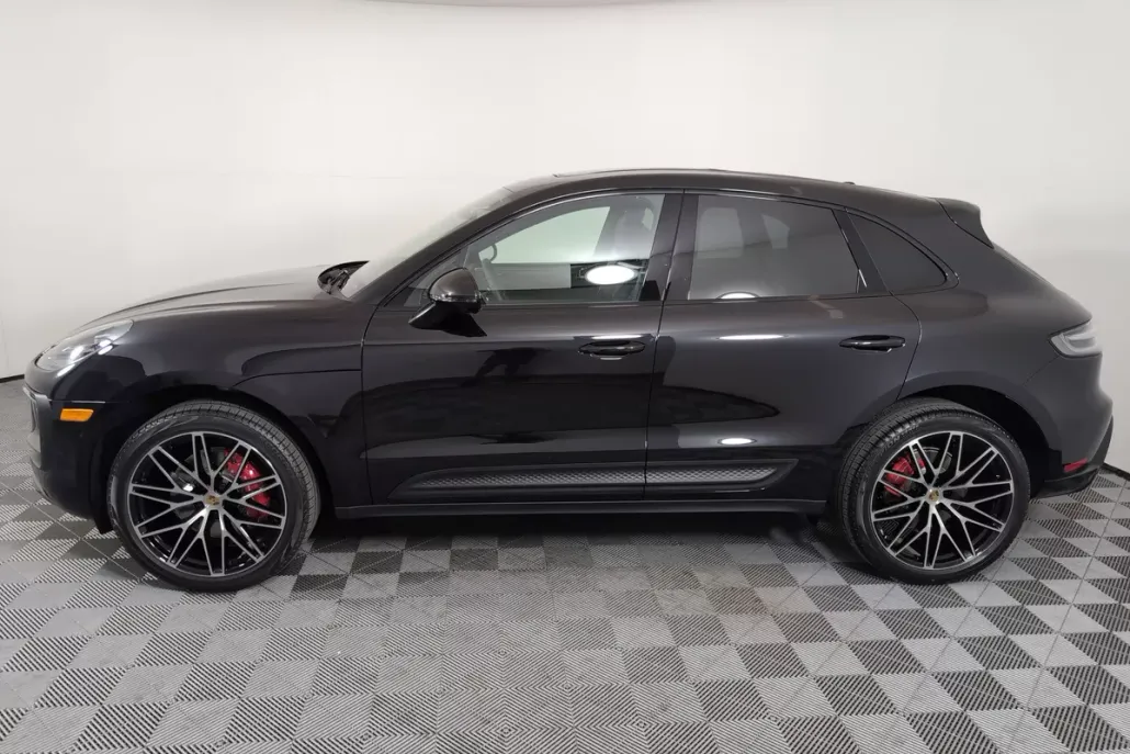 2025 Porsche Macan S photo 1