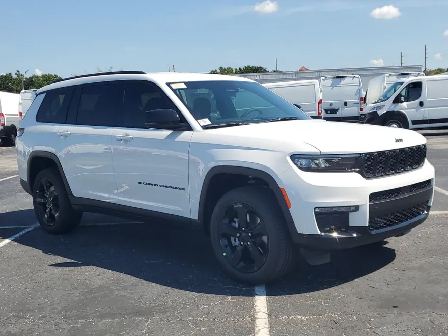 2025 Jeep Grand Cherokee Limited photo 1