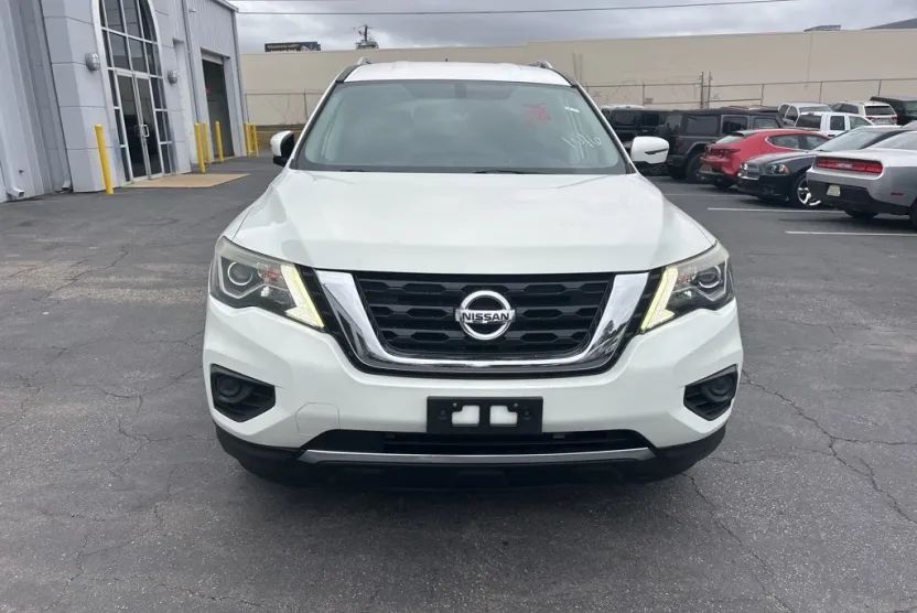 2018 Nissan Pathfinder S photo 1