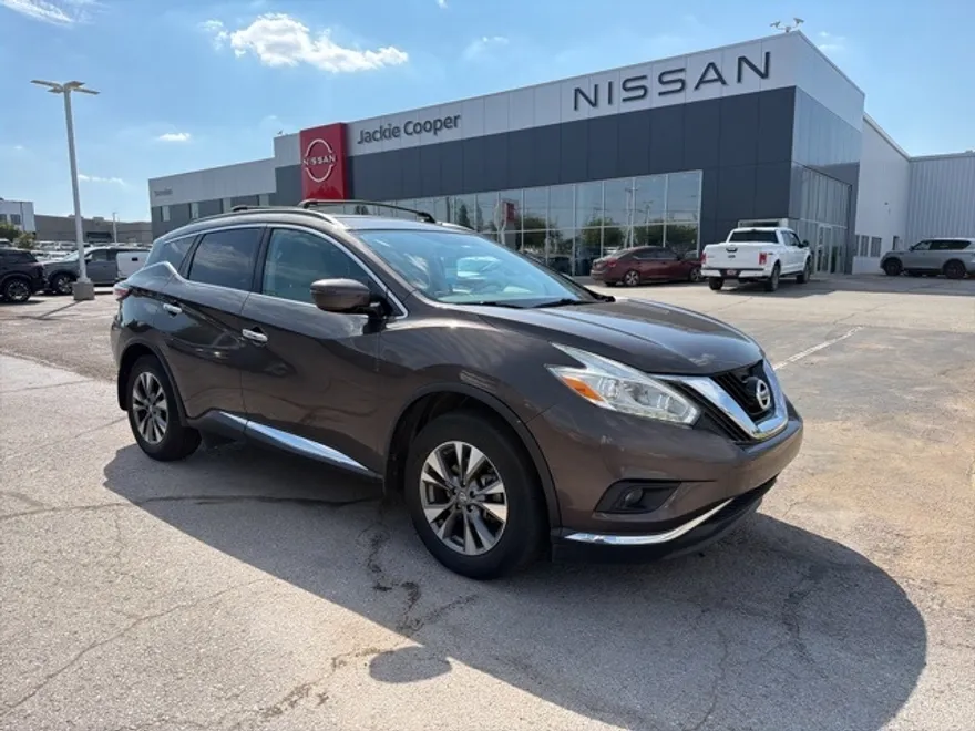 2015 Nissan Murano SV photo 1