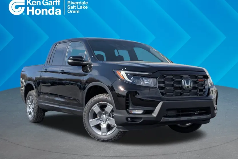 2025 Honda Ridgeline TrailSport photo 1