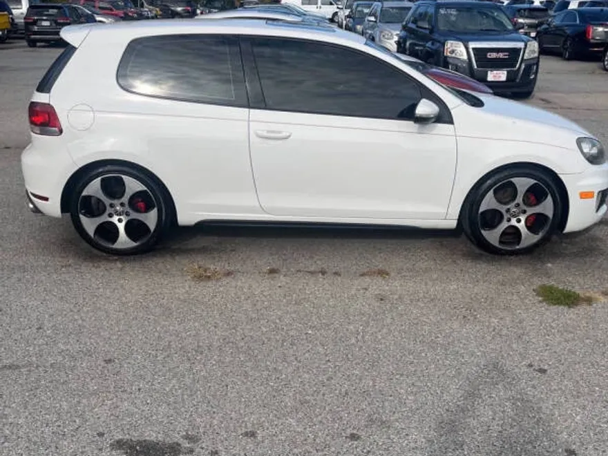 2012 Volkswagen Golf GTI Base photo 1