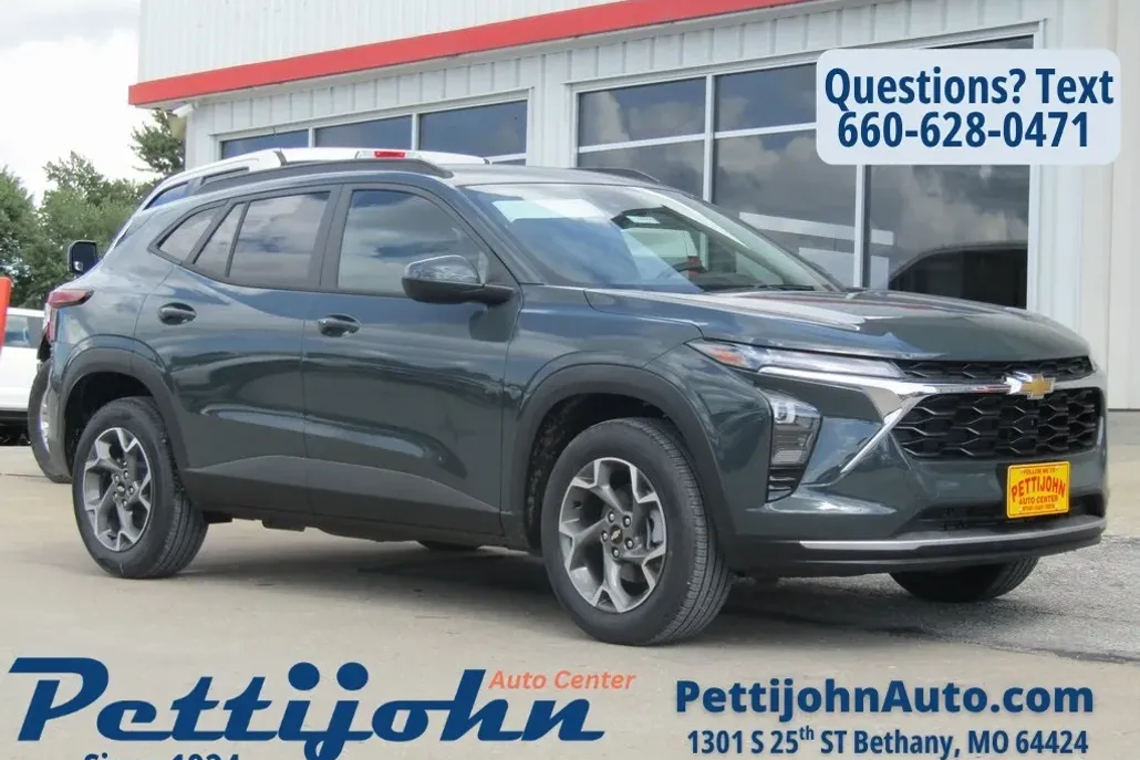 2026 Chevrolet Trax LT photo 1