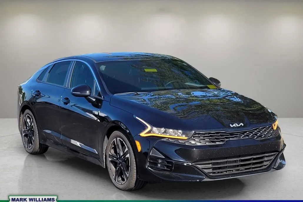 2022 Kia K5 GT-Line photo 1