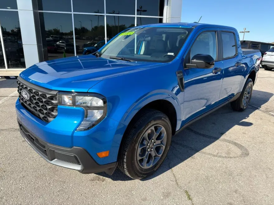 2025 Ford Maverick XLT photo 1