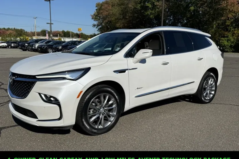 2022 Buick Enclave Avenir photo 1