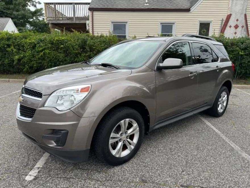 2011 Chevrolet Equinox LT photo 1