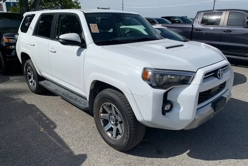 2024 Toyota 4Runner TRD Off-Road Premium photo 1