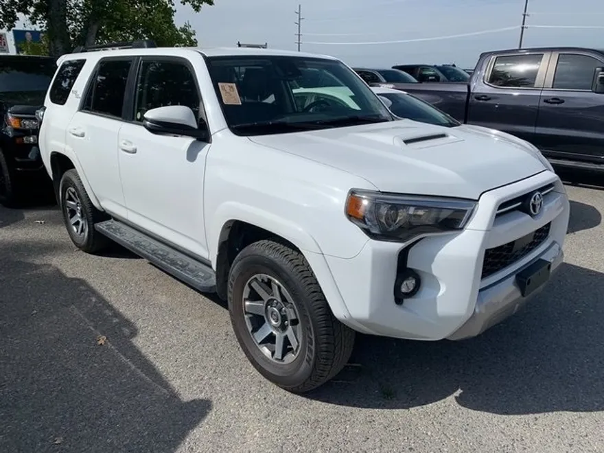 2024 Toyota 4Runner TRD Off-Road Premium photo 1