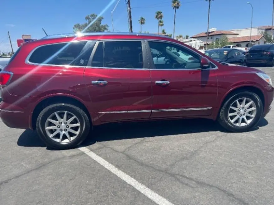 2017 Buick Enclave Convenience photo 1