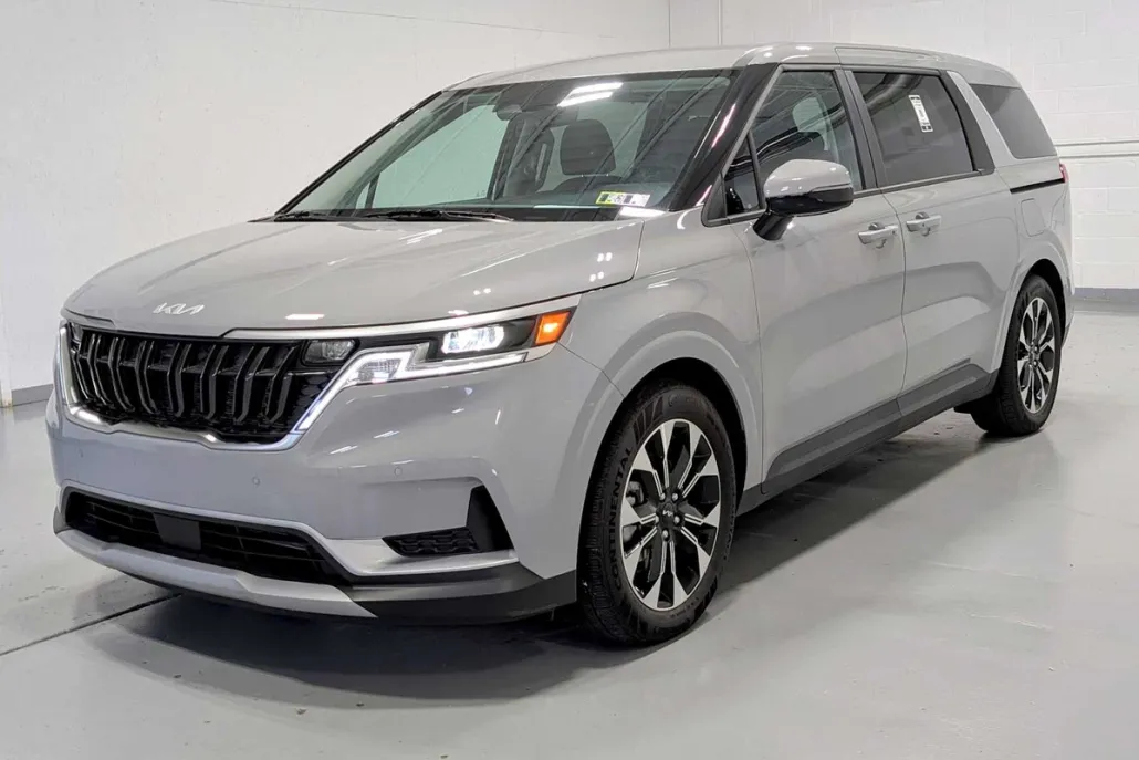 2024 Kia Carnival EX photo 1