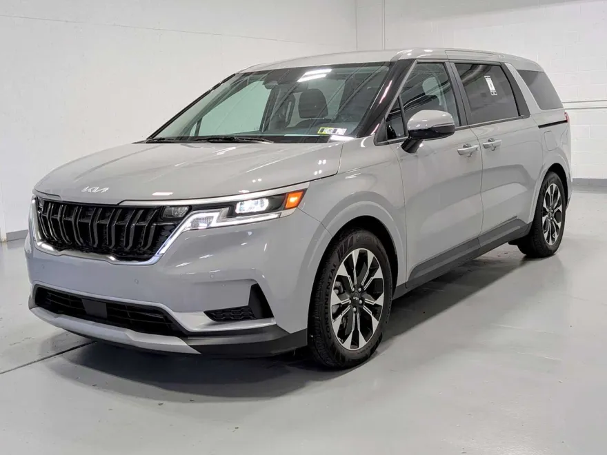 2024 Kia Carnival EX photo 1