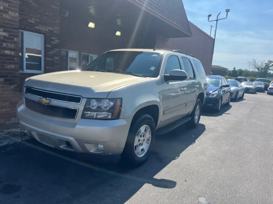 2013 Chevrolet Tahoe LTZ photo 1