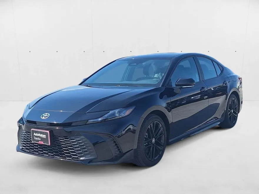 2025 Toyota Camry SE photo 1