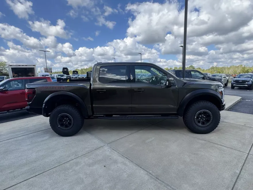 2025 Ford F-150 Raptor photo 1