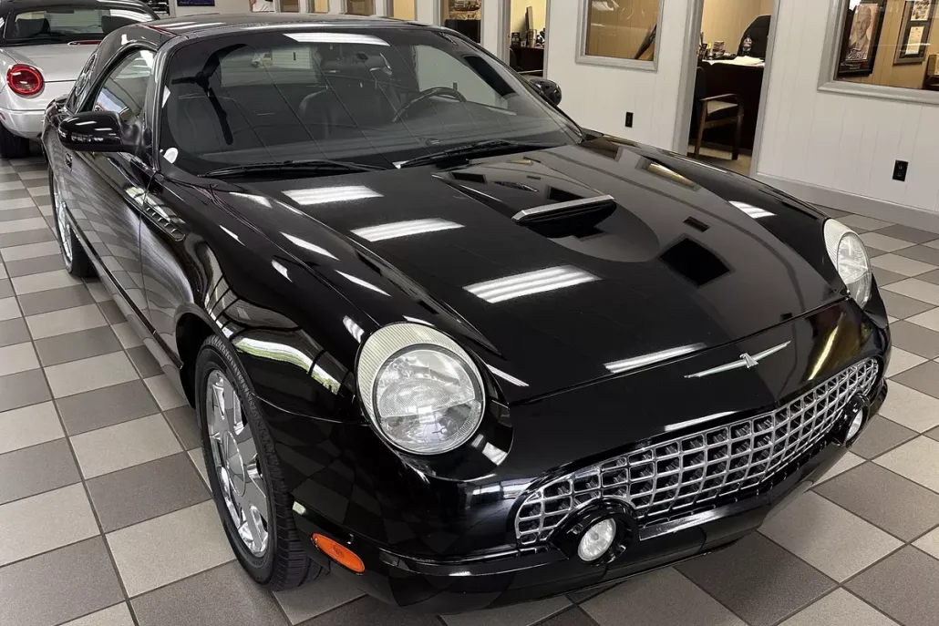 2002 Ford Thunderbird Premium photo 1