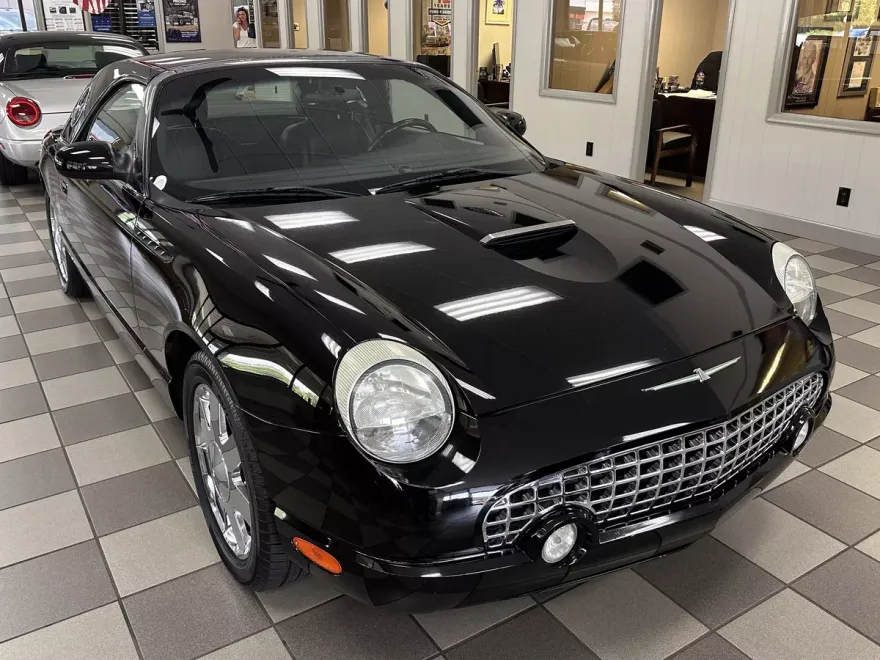 2002 Ford Thunderbird Premium photo 1