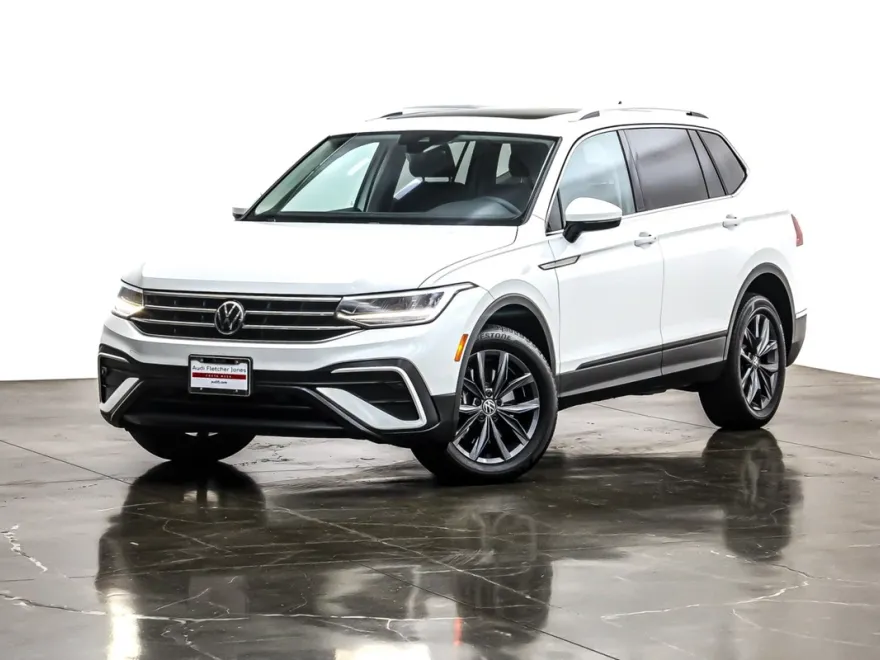 2022 Volkswagen Tiguan SE photo 1