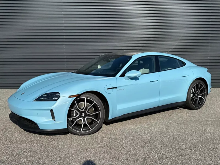 2025 Porsche Taycan 4 photo 1