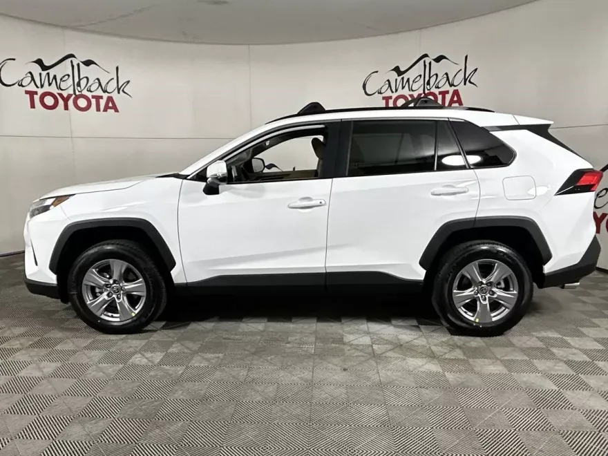 2025 Toyota RAV4 XLE photo 1