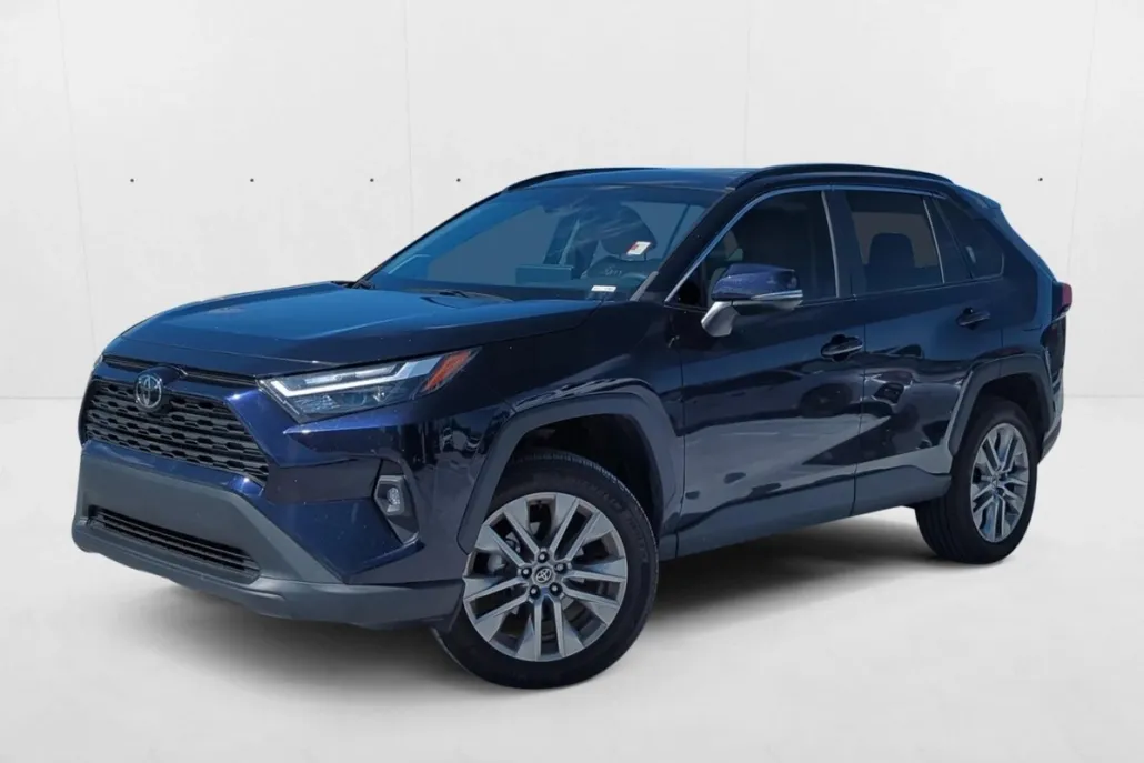 2023 Toyota RAV4 XLE Premium photo 1
