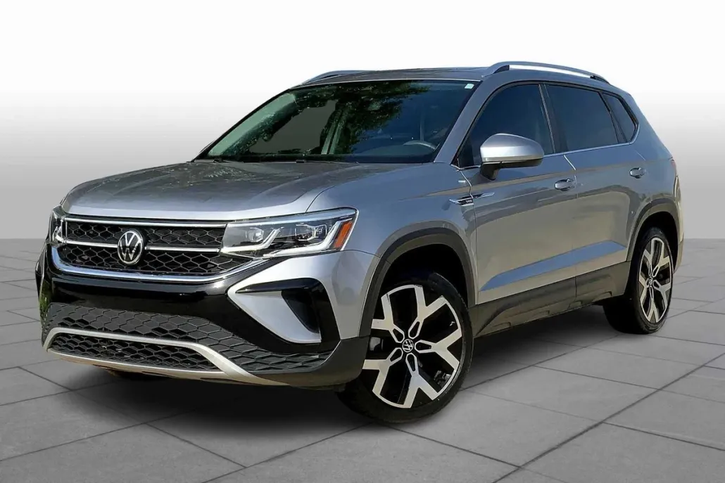 2022 Volkswagen Taos SEL photo 1