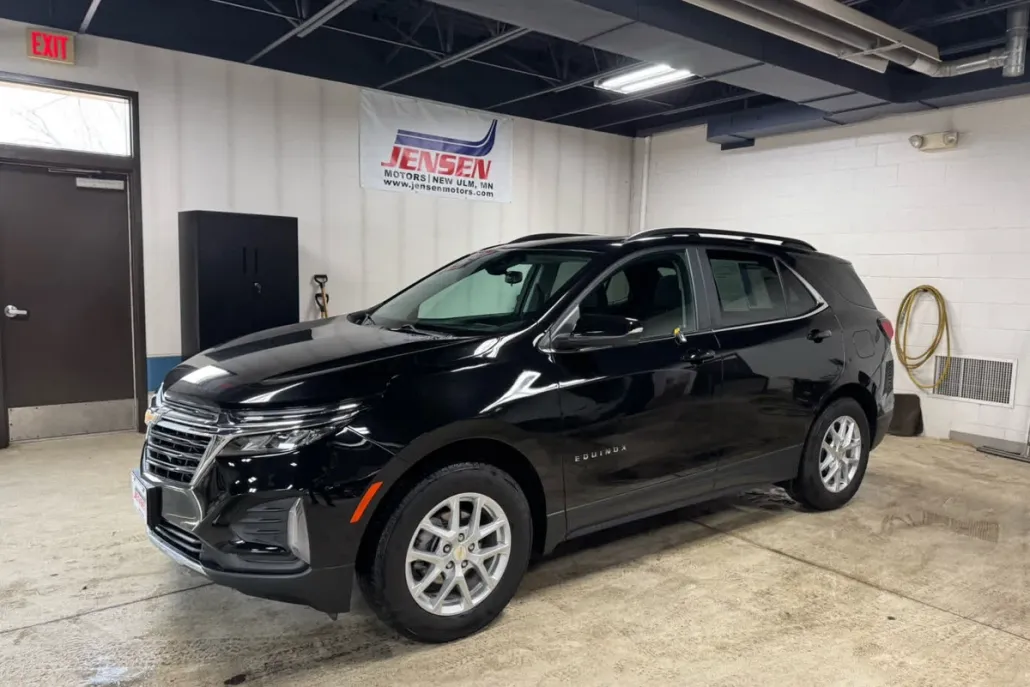 2022 Chevrolet Equinox LT photo 1