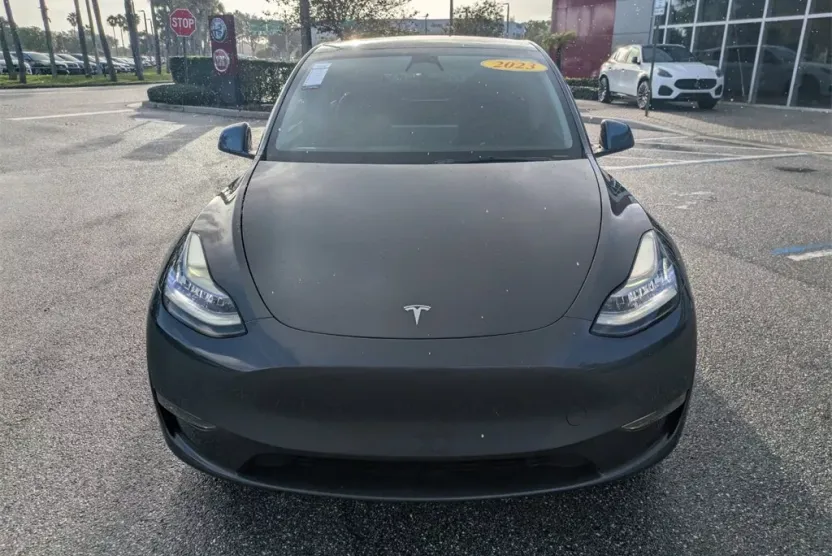 2023 Tesla Model Y Long Range photo 1