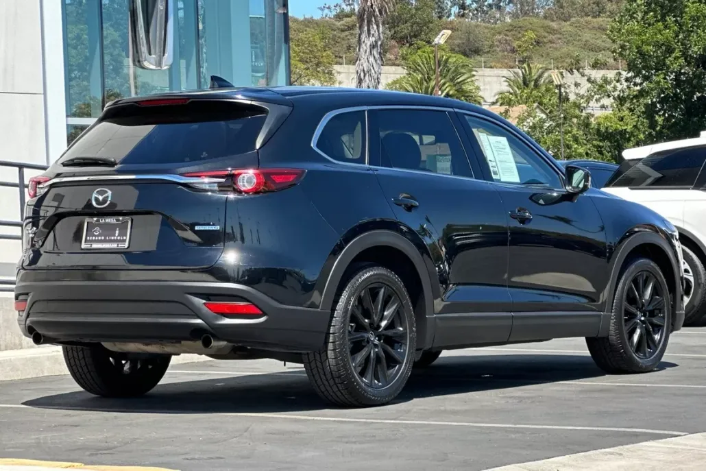 2023 Mazda CX-9 Touring photo 1