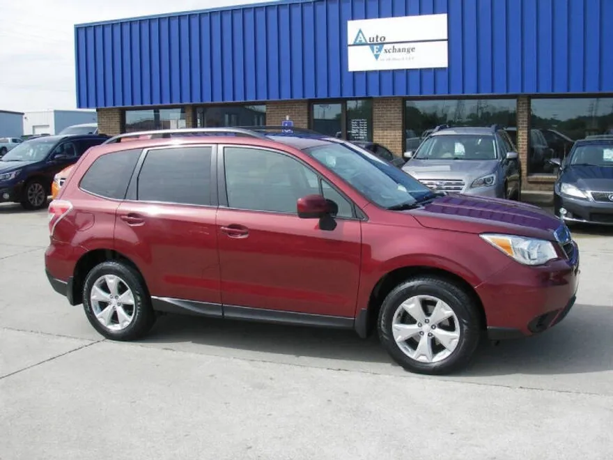 2016 Subaru Forester 2.5i Premium photo 1