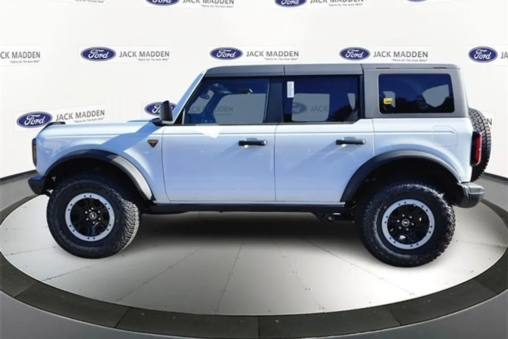 2025 Ford Bronco Badlands photo 1
