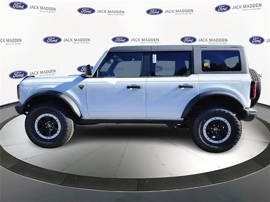 2025 Ford Bronco Badlands photo 1
