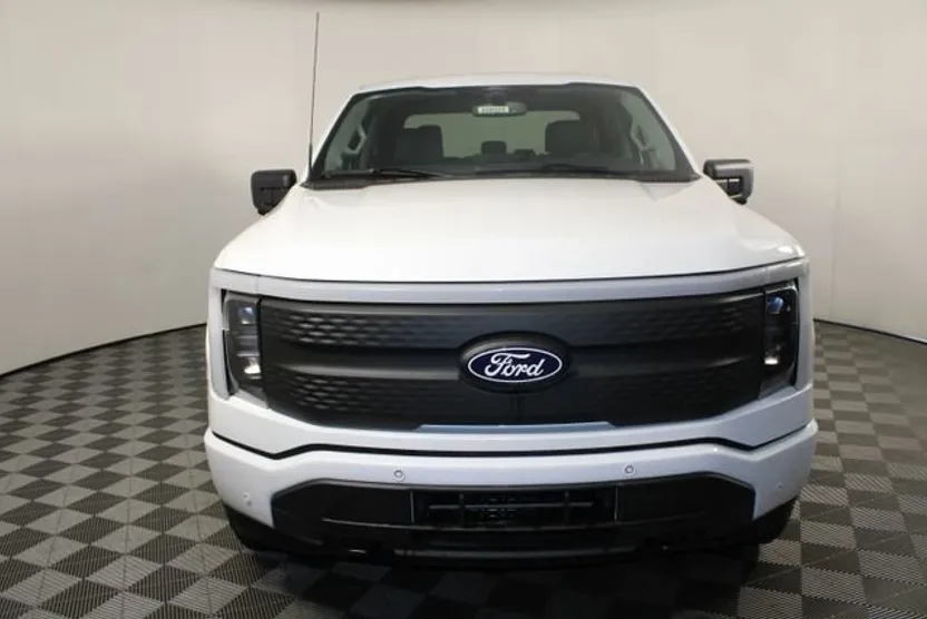 2025 Ford F-150 Lightning photo 1