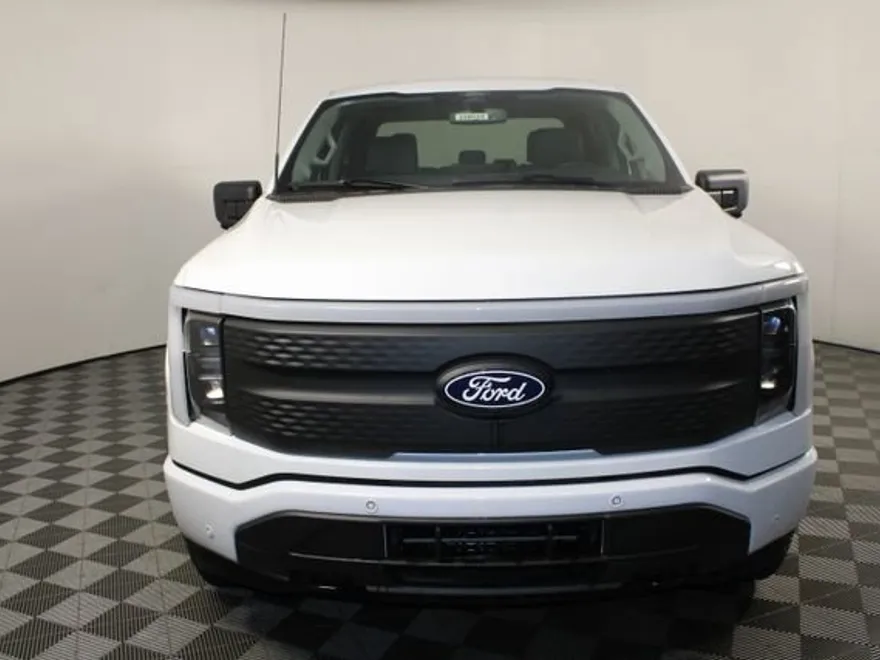 2025 Ford F-150 Lightning photo 1