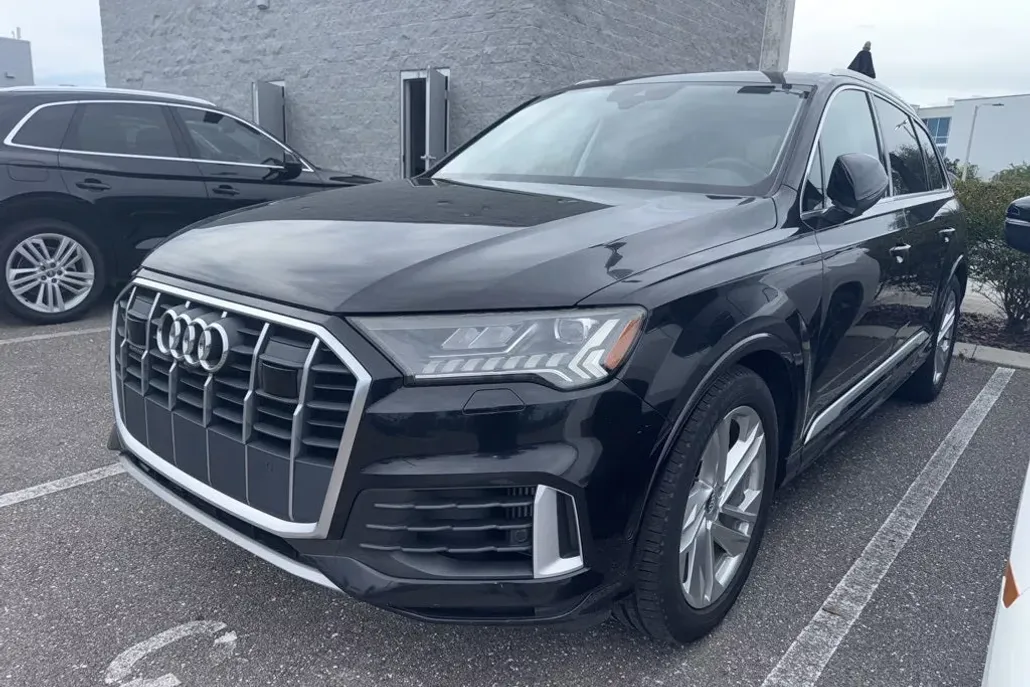 2020 Audi Q7 55 Prestige photo 1