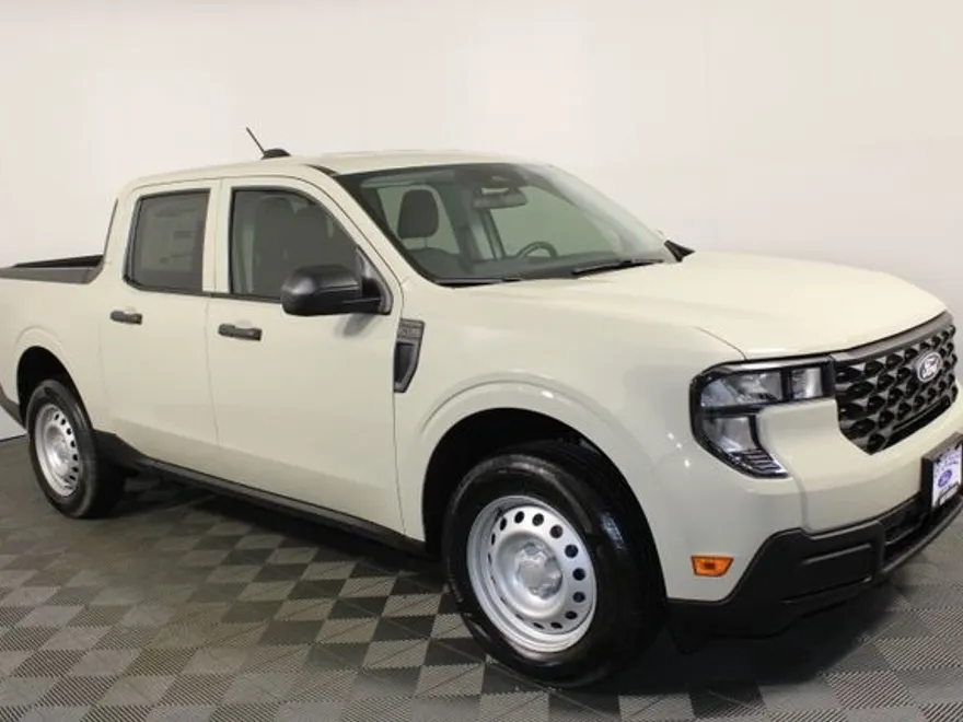 2025 Ford Maverick XL photo 1