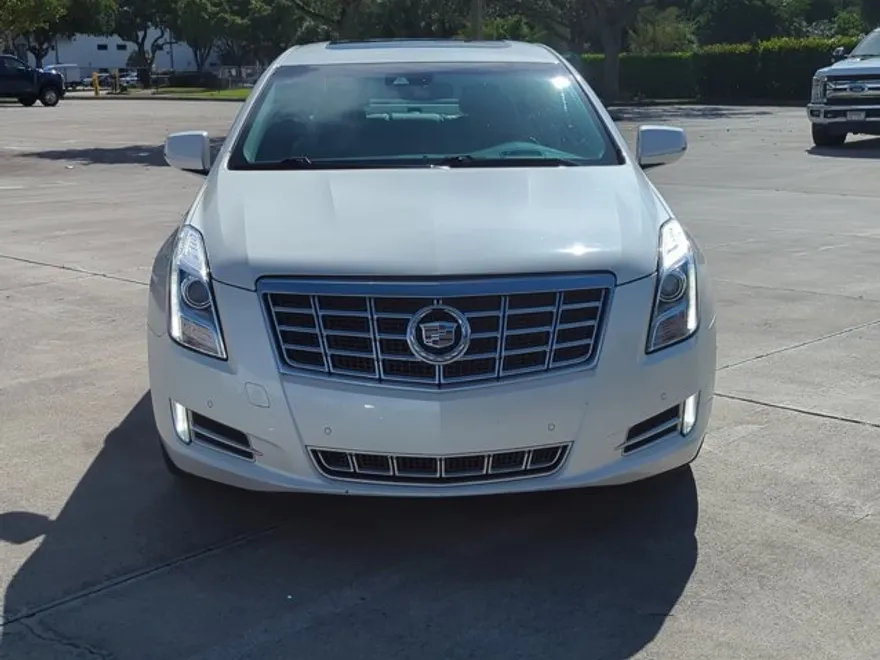 2013 Cadillac XTS Premium photo 1