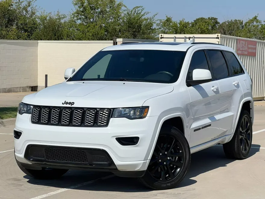 2019 Jeep Grand Cherokee Altitude photo 1