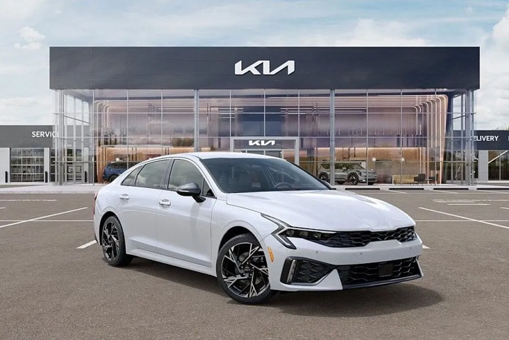 2025 Kia K5 GT-Line photo 1