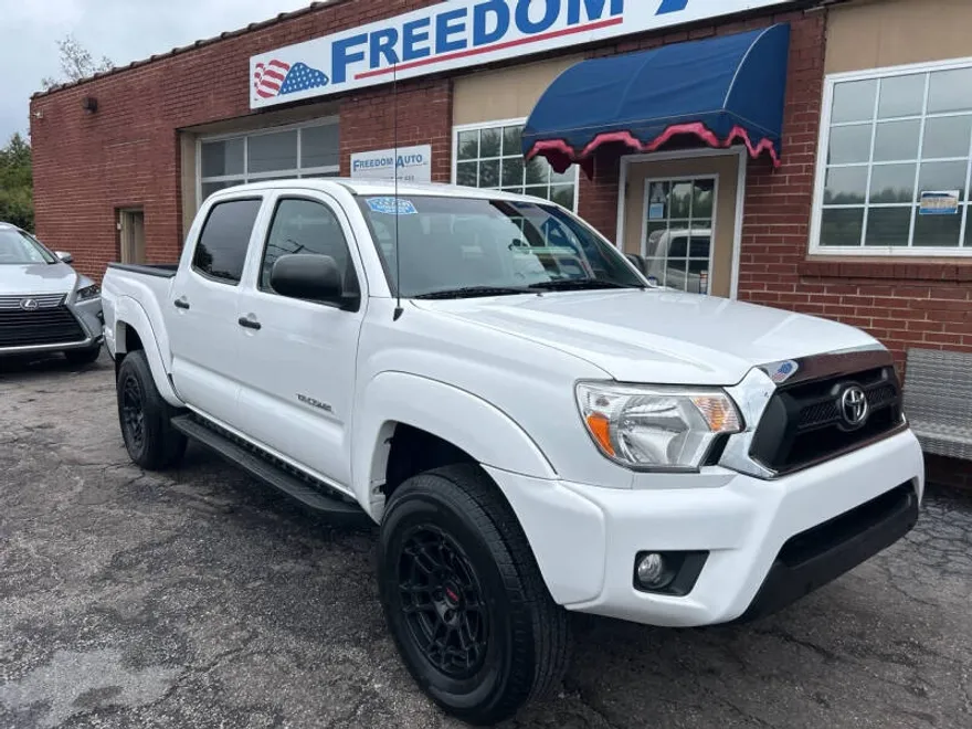 2015 Toyota Tacoma V6 photo 1