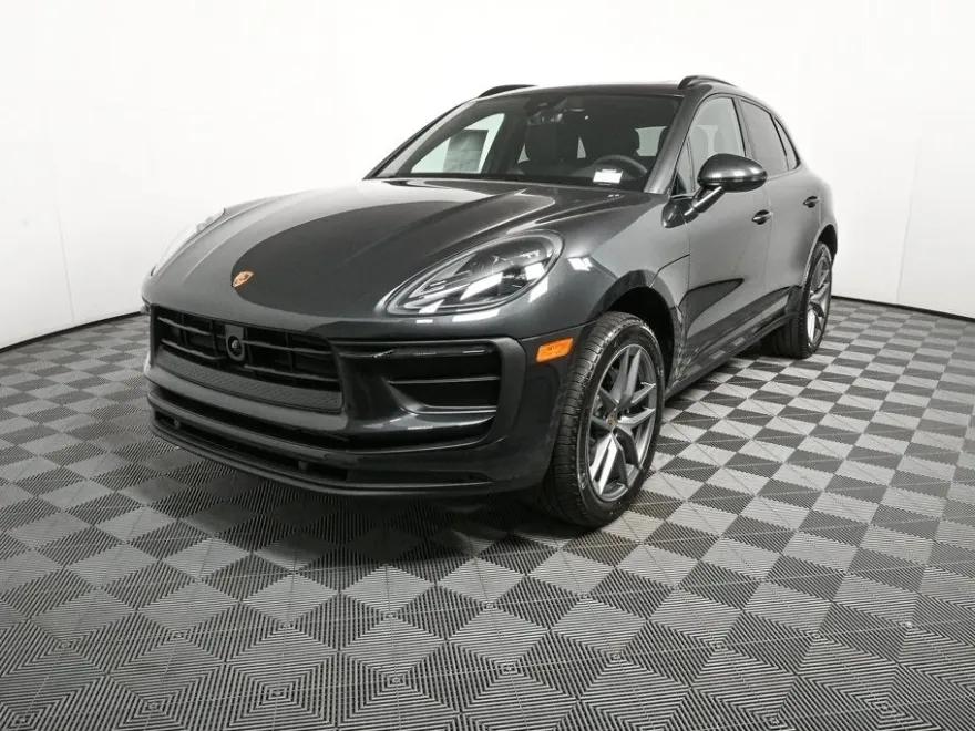2026 Porsche Macan T photo 1