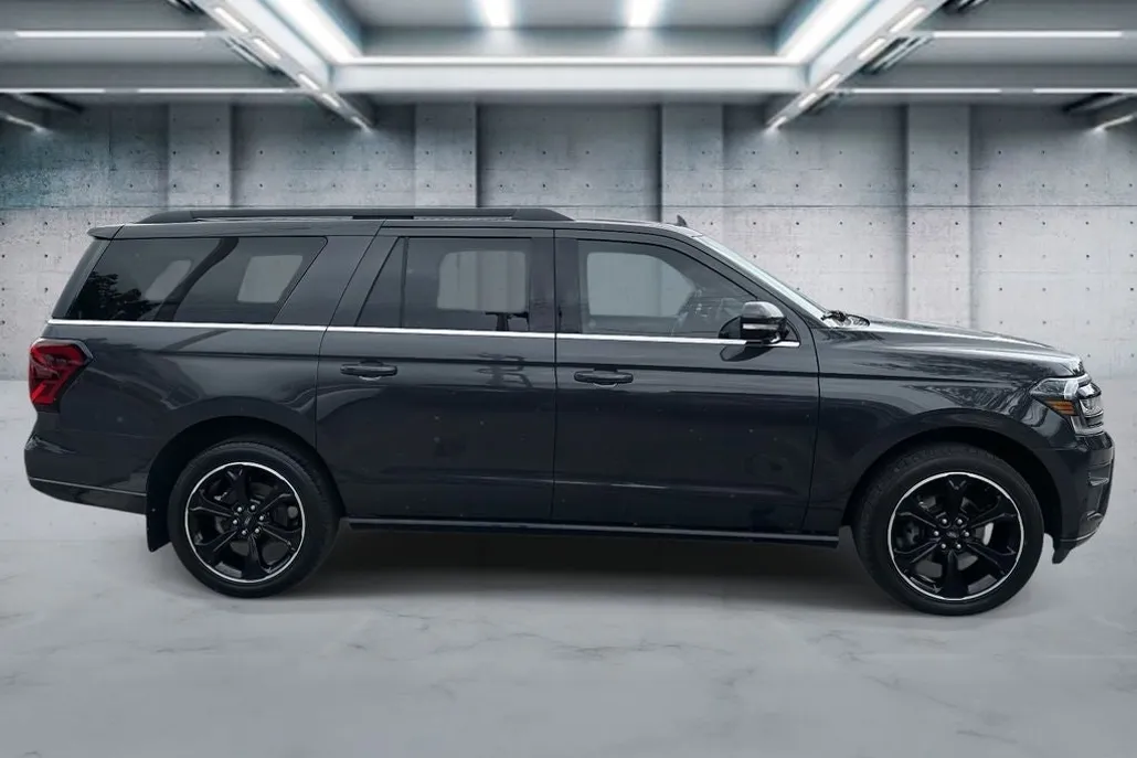 2022 Ford Expedition MAX Limited photo 1