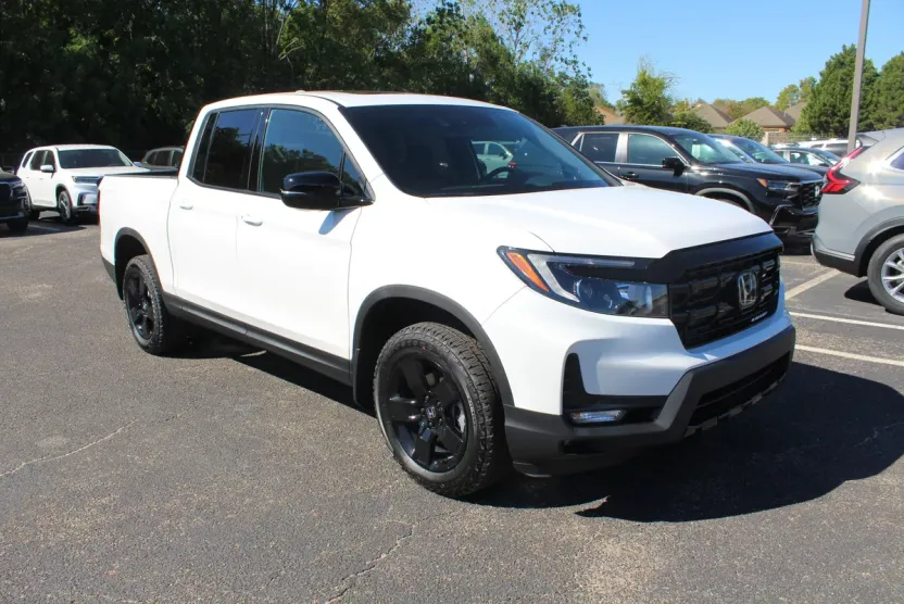 2025 Honda Ridgeline Black Edition photo 1