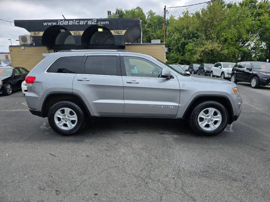2015 Jeep Grand Cherokee Laredo photo 1