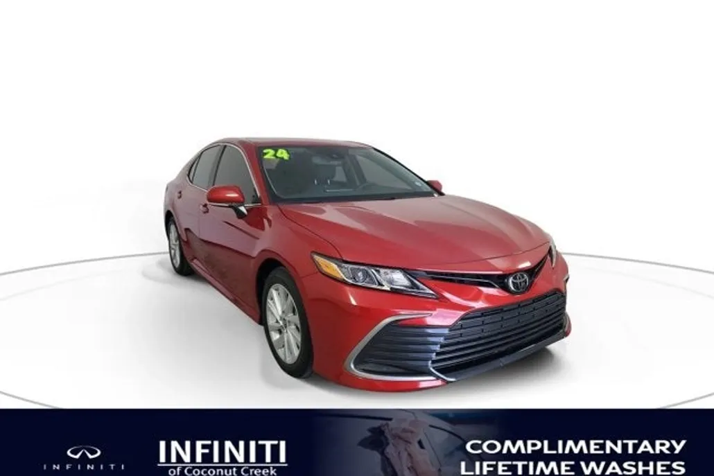2024 Toyota Camry LE photo 1
