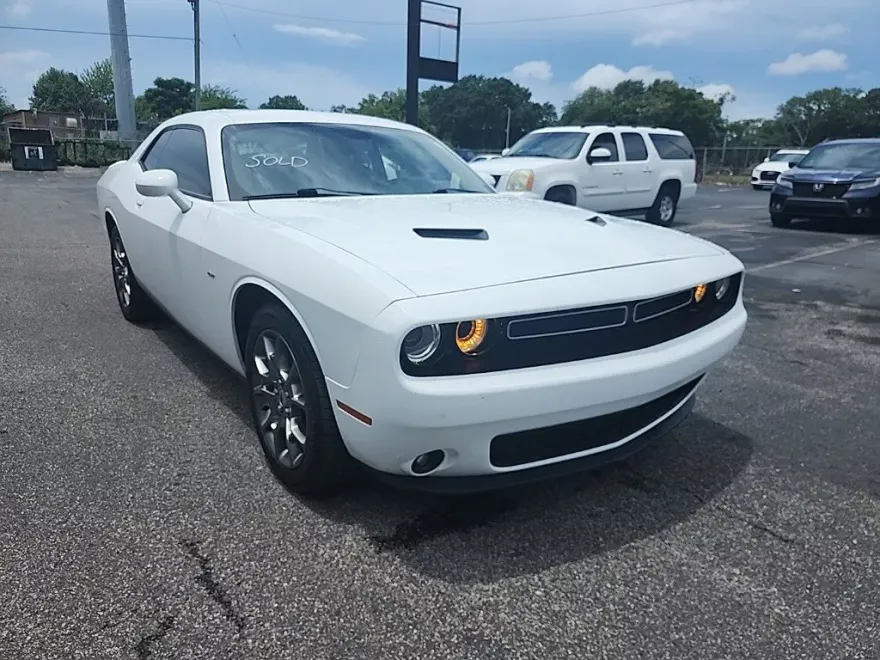 2017 Dodge Challenger GT photo 1
