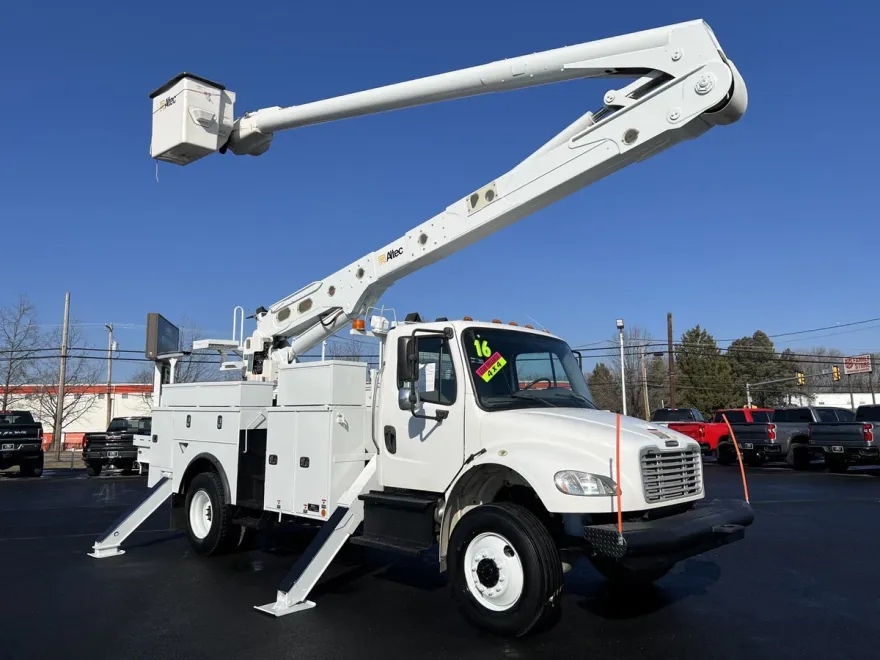 2016 Freightliner M2 photo 1