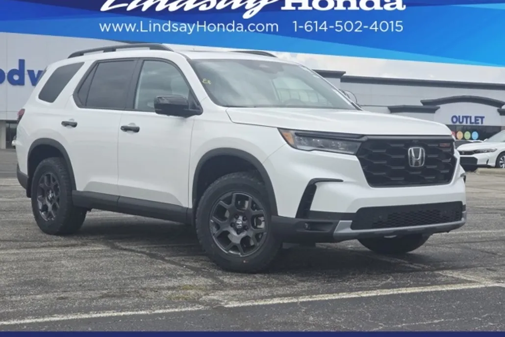 2025 Honda Pilot TrailSport photo 1